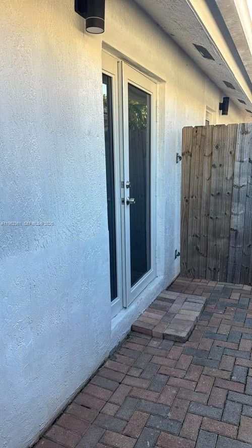 10172-10172 Sw 159th Ave, Miami, FL, 33196-6122 | Card Image