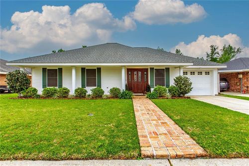 706 Natalie Dr, Houma, LA, 70364-2364 | Card Image