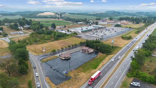123 Crossroads Rd, Scottdale, PA, 15683-2417 | Card Image