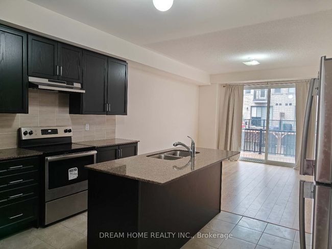 28 Robert Joffre Leet Ave, House attached with 3 bedrooms, 3 bathrooms and 1 parking in Markham ON | Image 13