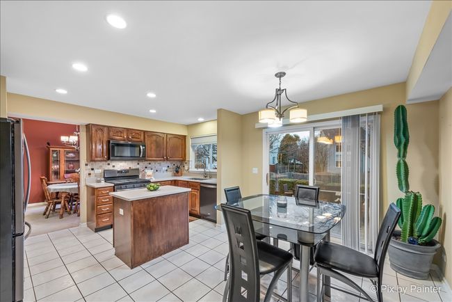 553 S Haverhill Ln, House other with 5 bedrooms, 3 bathrooms and 2 parking in South Elgin IL | Image 5