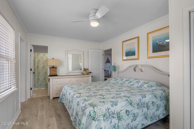 WEST - 2003 Ocean Dr, Townhouse with 4 bedrooms, 3 bathrooms and null parking in Emerald Isle NC | Image 35
