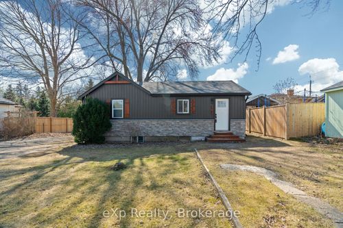 236 Sydenham St, Strathroy, ON, N7G1V3 | Card Image