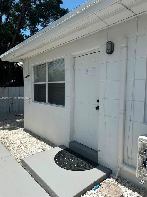 3-2024 Ne 26th St, Wilton Manors, FL, 33305-1542 | Card Image