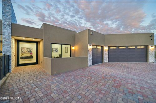 3861 N River Hills Dr, Tucson, AZ, 85750-2071 | Card Image