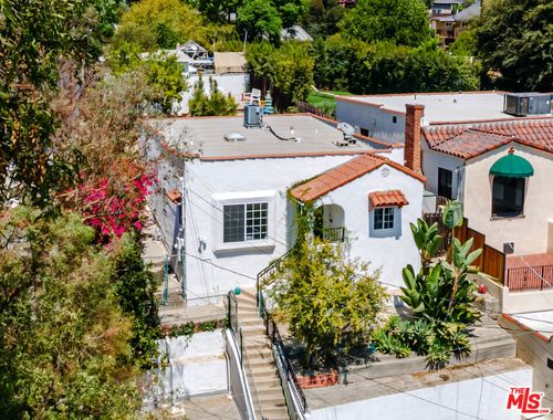 929 Dexter St, Los Angeles, CA, 90042-2224 | Card Image