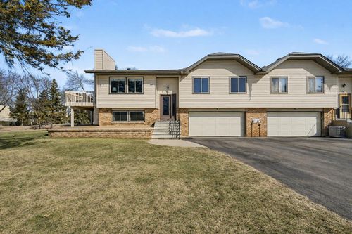 851 Sherwood Rd, Shoreview, MN, 55126-9112 | Card Image