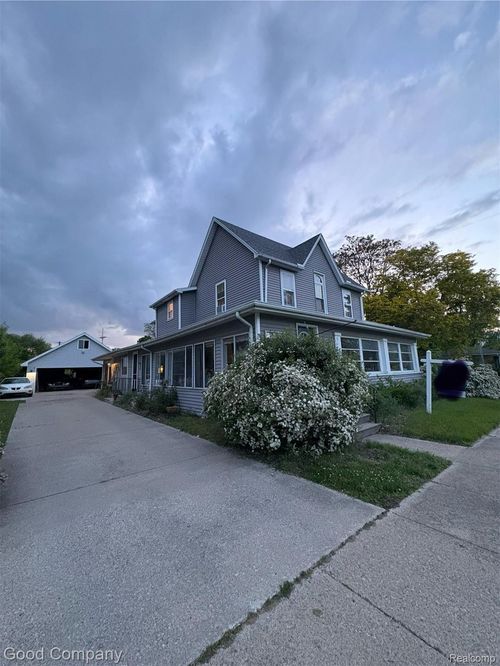 221 Center St, Clio, MI, 48420-1113 | Card Image