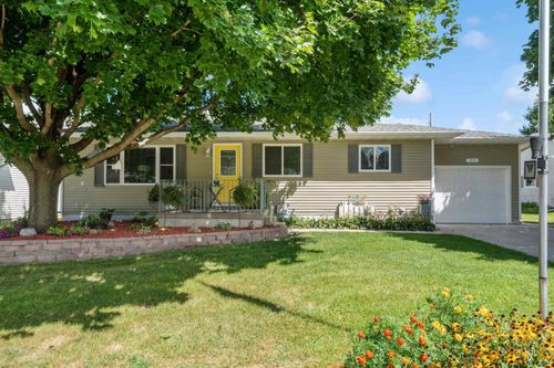 1312 1st Ave E, Dyersville, IA, 52040-2201 | Card Image
