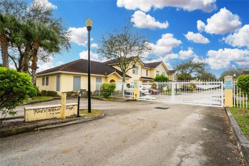 1241 Nw 27th Ave, Pompano Beach, FL, 33069-1852 | Card Image