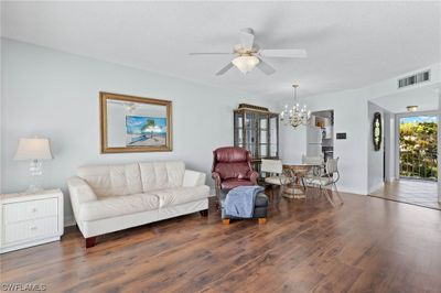 311 - 300 Forest Lakes Boulevard, Condo with 2 bedrooms, 2 bathrooms and null parking in Naples FL | Image 3