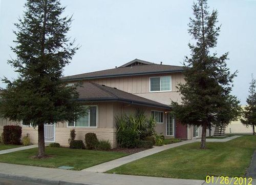 431 W Alamos Ave, Clovis, CA, 93612-3500 | Card Image