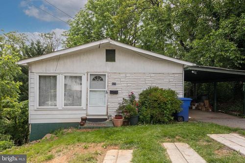 320 Lee St, FRONT ROYAL, VA, 22630-3222 | Card Image