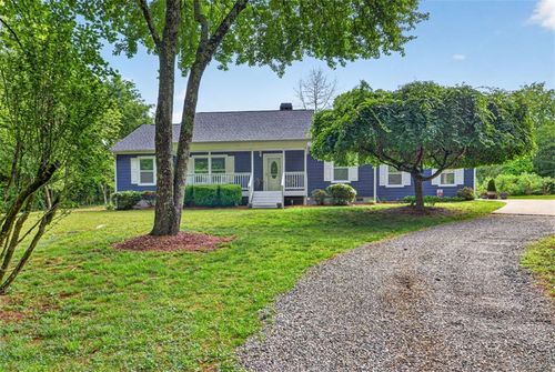 195 Phillips Dr, Cleveland, GA, 30528-4261 | Card Image