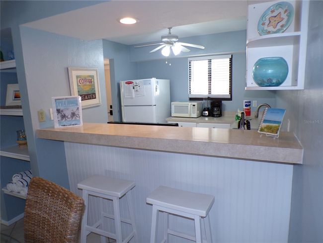 UNIT-207 - 1801 Gulf Dr N, Condo with 2 bedrooms, 2 bathrooms and null parking in BRADENTON BEACH FL | Image 9