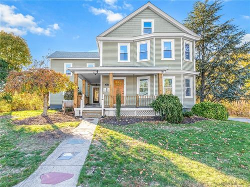 12 Earl St, West Warwick, RI, 02893-2804 | Card Image