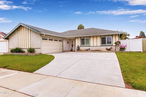2060 Olga St, Oxnard, CA, 93036-2715 | Card Image