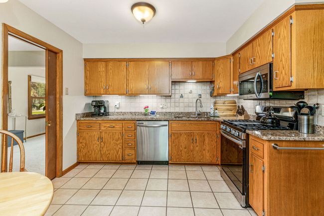 6037 N Elm Tree Rd, House other with 4 bedrooms, 2 bathrooms and null parking in GLENDALE WI | Image 5