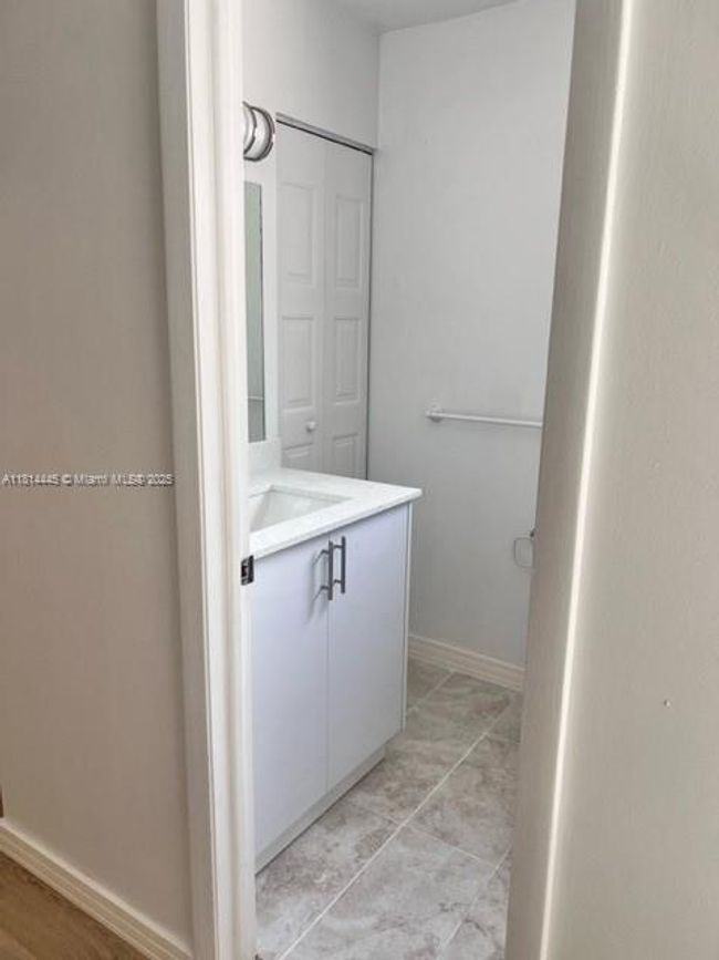 APT-511 - 958 Mockingbird Ln, Condo with 3 bedrooms, 3 bathrooms and null parking in Plantation FL | Image 12