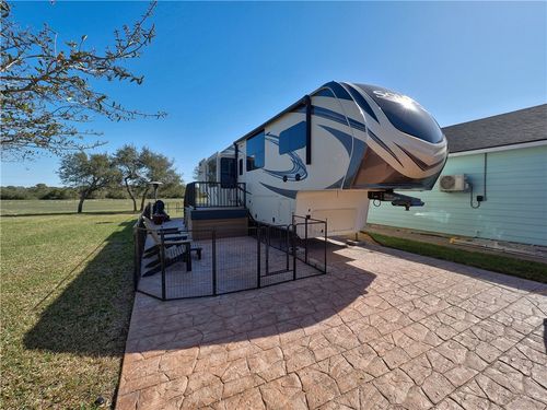 20 Augusta Cir, Aransas Pass, TX, 78336-2208 | Card Image