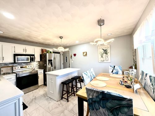 2910 17th St, Rockford, IL, 61109-1300 | Card Image