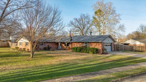 1776 Harned Dr, Bartlesville, OK, 74006-6946 | Card Image