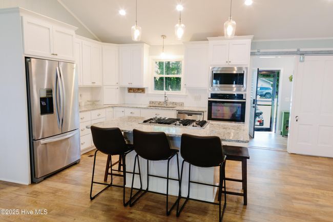 Pendant Lighting/Stainless Steel Appliances | Image 29