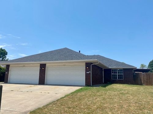 1907 N Pine Valley Dr, Fayetteville, AR, 72704-5875 | Card Image