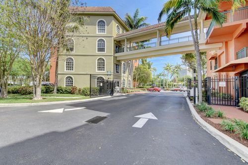 apt-409-1610 Presidential Way, West Palm Beach, FL, 33401-1867 | Card Image