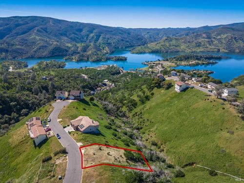 318 Black Oak Ln, Napa, CA, 94558-9524 | Card Image