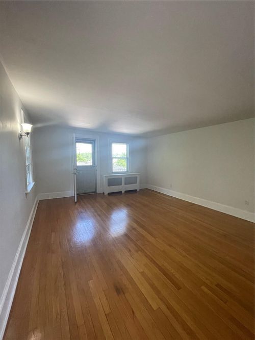 10 The Outlook, Glen Cove, NY, 11542-3294 | Card Image