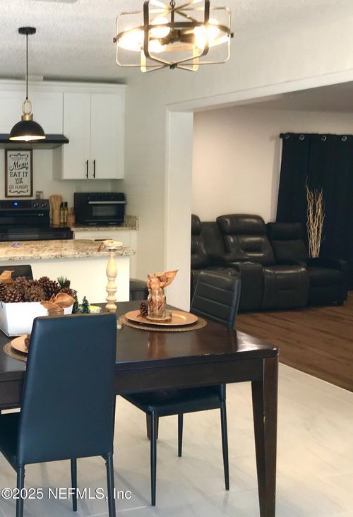 7947 Chateau Dr S, Jacksonville, FL, 32221-6714 | Card Image