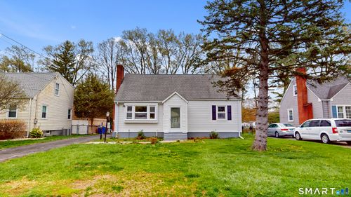 8 Madsen Rd, West Hartford, CT, 06110-2555 | Card Image