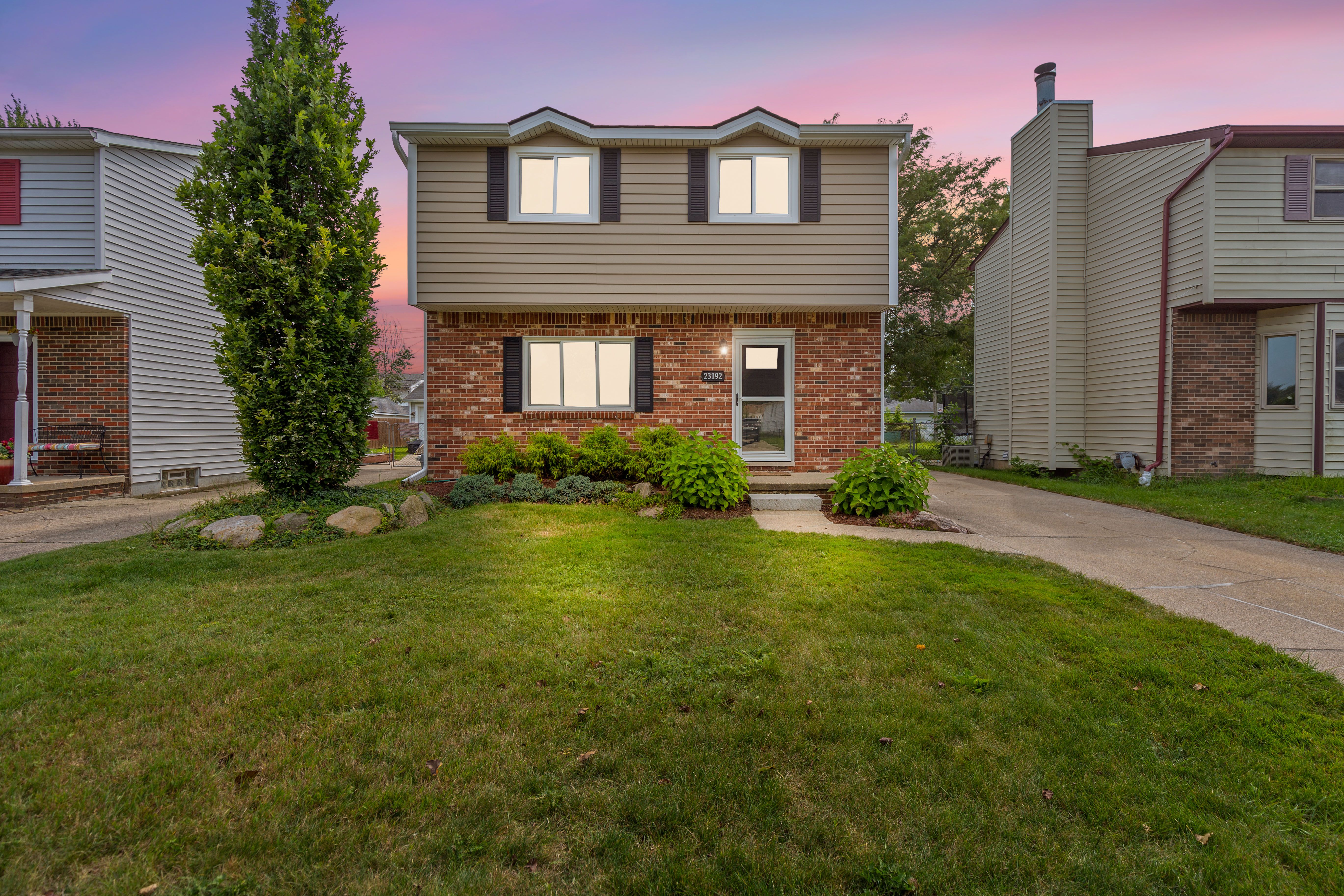 Elmira St, Clinton Township, MI 48035