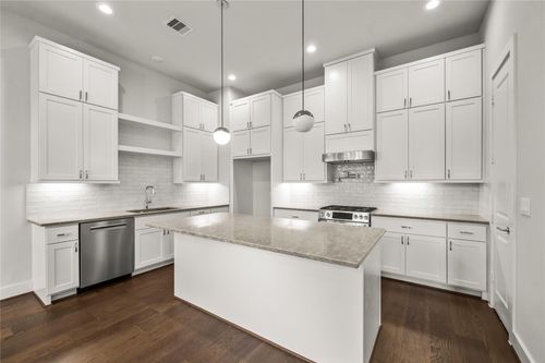 1705 Bologna Ln, Houston, TX, 77055 | Card Image