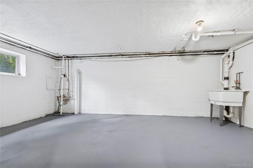 81 Midland, New York, NY, 10308 | Card Image