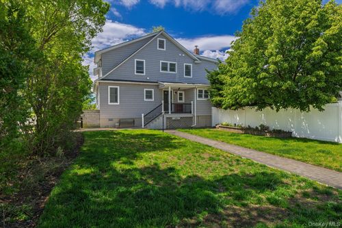 400 Roosevelt Ave, Freeport, NY, 11520-6155 | Card Image