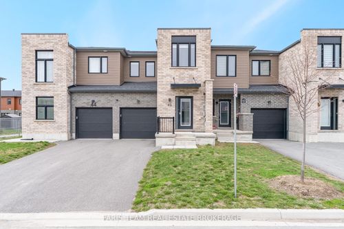 42 Fairlane Ave, Barrie, ON, L9J0M9 | Card Image