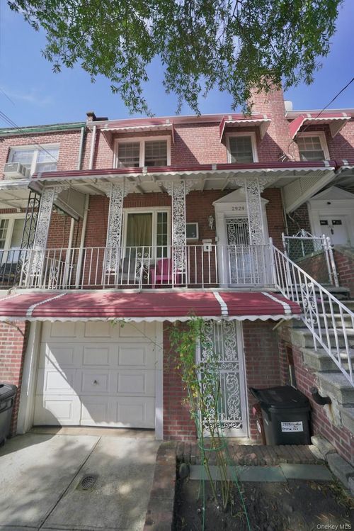 2929 Fenton Ave Avenue, New York, NY, 10469 | Card Image