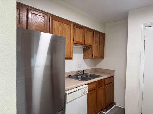 apt-111-2020 Continental Ave, TALLAHASSEE, FL, 32304-1702 | Card Image