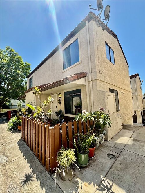 11750 206th St, Lakewood, CA, 90715-1375 | Card Image