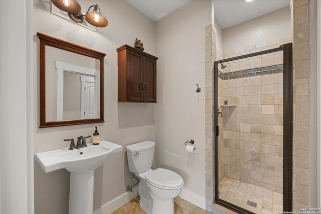 122 Twisting Oak Ct, House other with 4 bedrooms, 3 bathrooms and null parking in Pipe Creek TX | Image 27