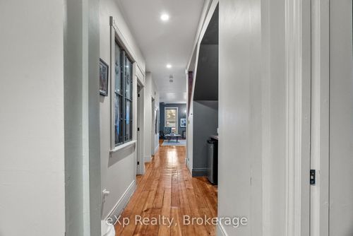 5-94 Wellington St, Stratford, ON, N5A2L2 | Card Image