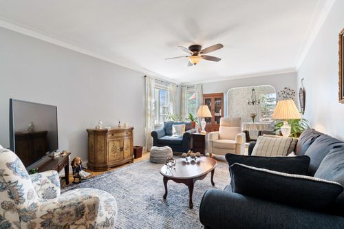 apt-2b-102 S Village Ave, Rockville Centre, NY, 11570-5847 | Card Image