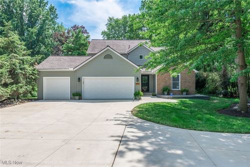 30143 Lake Rd, Bay Village, OH, 44140-1242 | Card Image