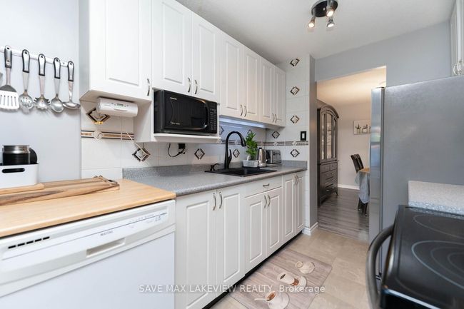 104 - 18 Knightsbridge Rd, Condo with 3 bedrooms, 2 bathrooms and null parking in Brampton ON | Image 17