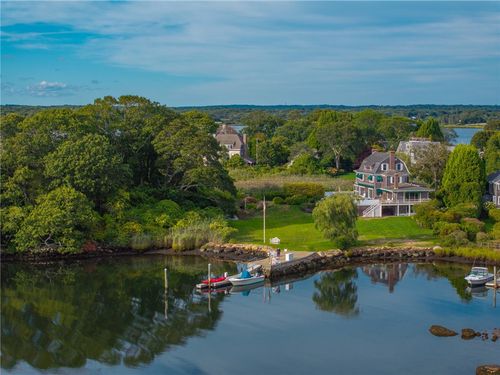 4 Arraquat Rd, Westerly, RI, 02891-5504 | Card Image