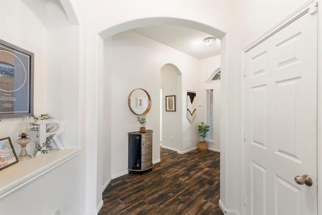 4613 Meridian Park Dr, House other with 3 bedrooms, 2 bathrooms and 2 parking in Pearland TX | Image 5