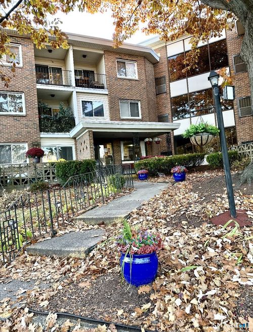 apt-b16-126 Biruta St, New Britain, CT, 06053-2838 | Card Image