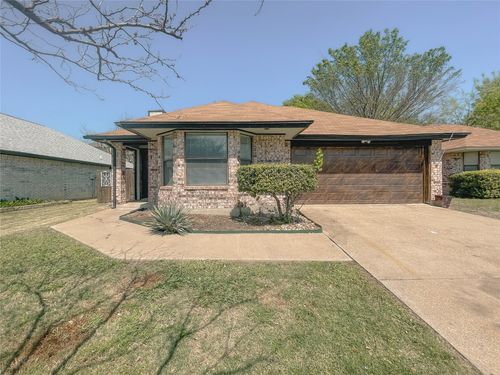 10216 Pack Saddle Court, Fort Worth, TX, 76108 | Card Image